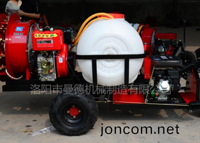 三輪車(che)乗(cheng)坐(zuo)